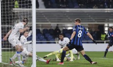 九游娱乐网站入口-欧预赛比赛惊险刺激，球员展现出色技术的简单介绍