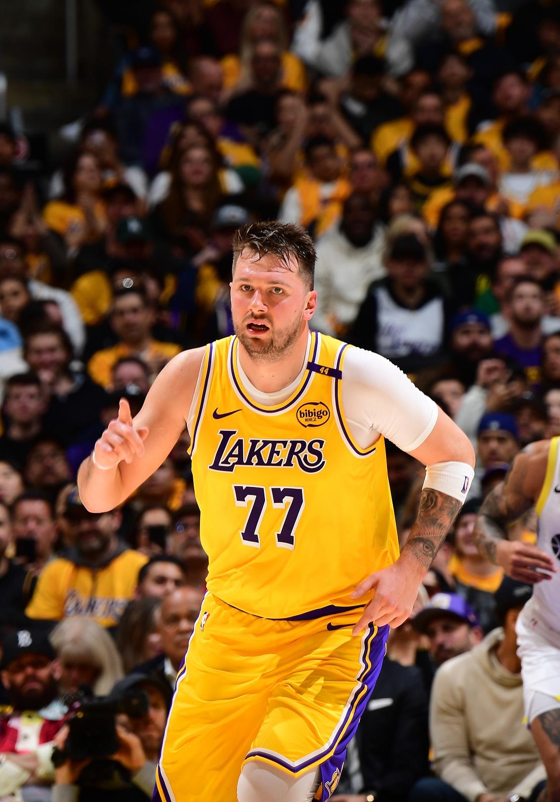 关于集体比赛集体发力，勇士队净胜对手的信息