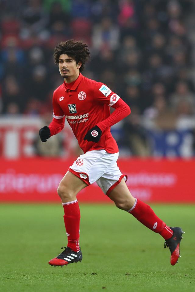 汉堡SV豪取三分，为重返德甲奋斗不止