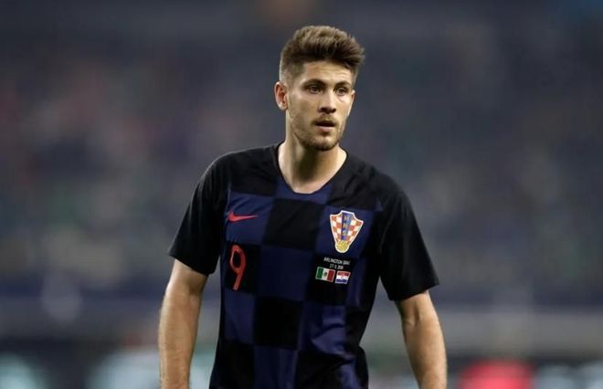 关于克罗地亚队飒爽出征，立志捍卫欧洲足球荣耀的信息