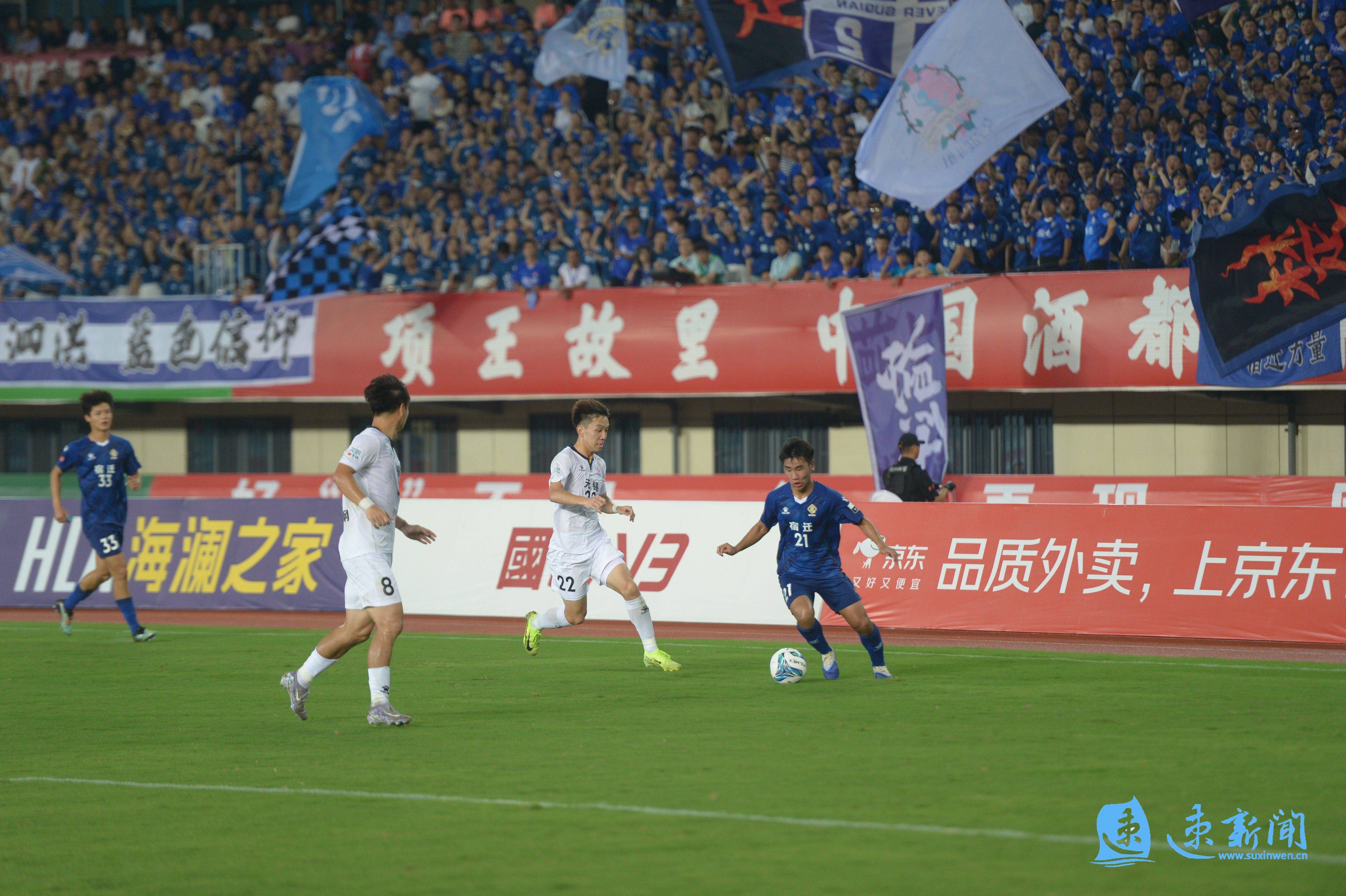 包含比赛展开后场上竞争白热化，双方角逐激烈的词条