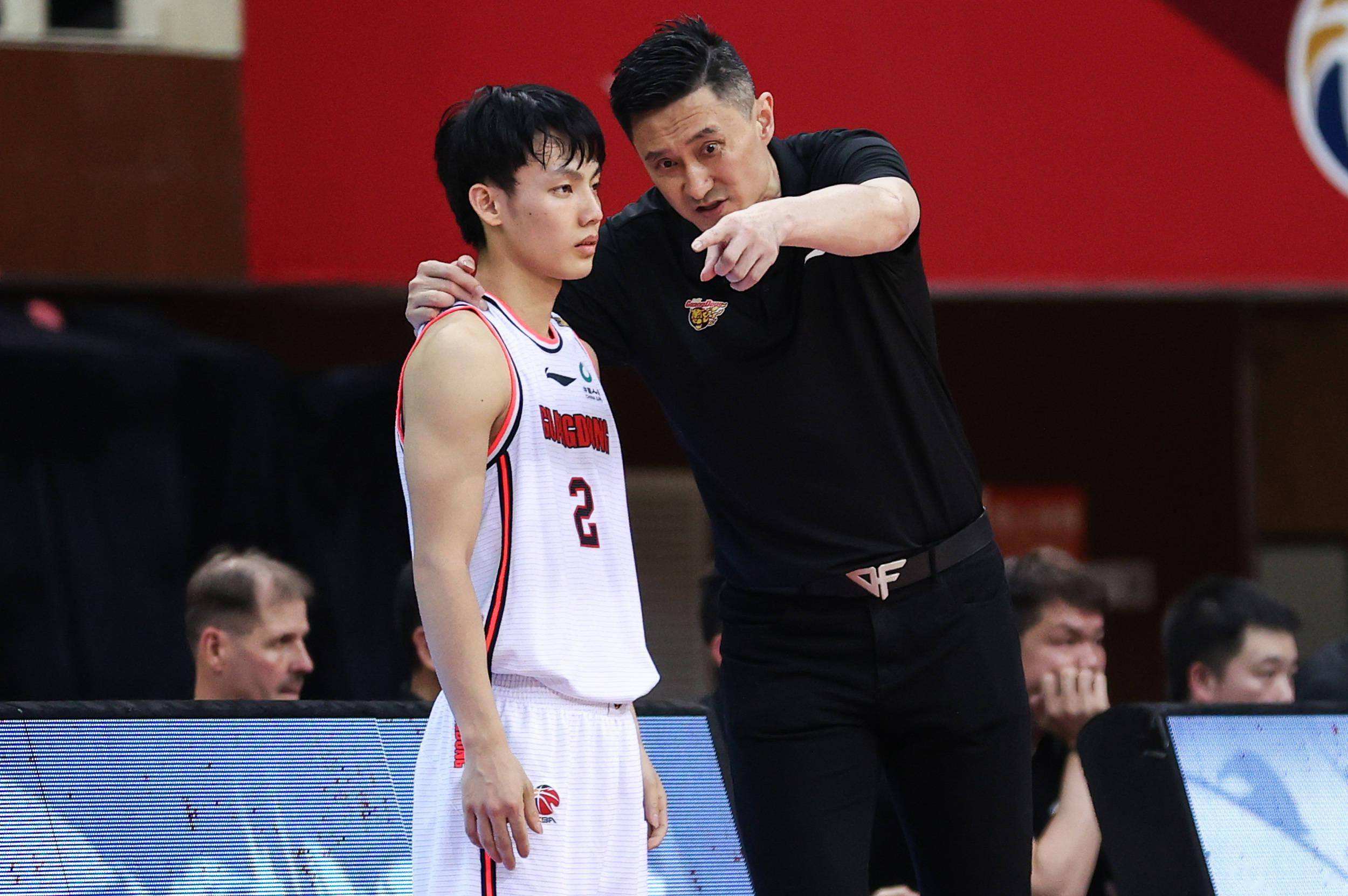 包含上海球队勇夺胜利，赢得掌声阵阵的词条