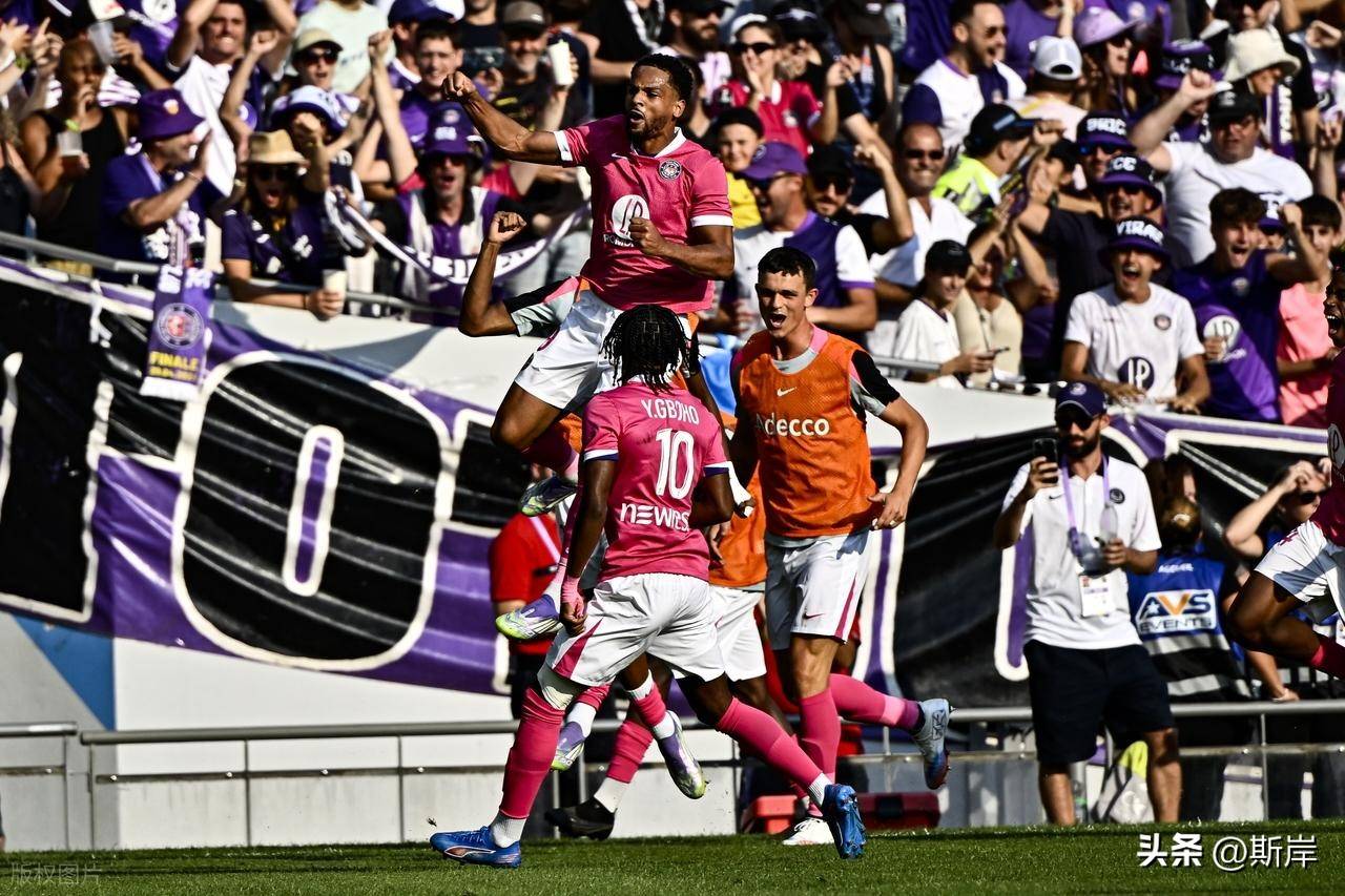 巴黎圣日耳曼客场击败图卢兹，领跑法甲