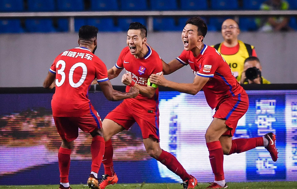 包含贵州恒丰客场挑战重庆斯威，全力拼搏的词条