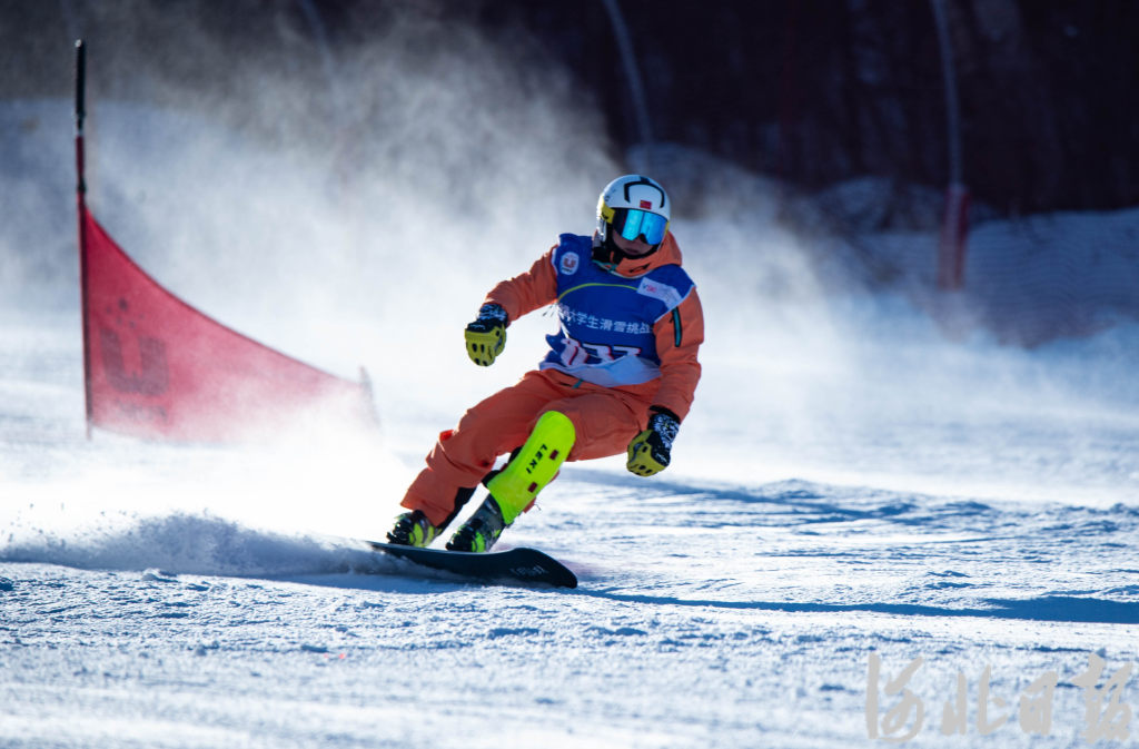 关于滑雪比赛中选手速度飞快,挑战极限突破的信息 关于滑雪比赛中选手速度飞快,挑战极限突破的信息