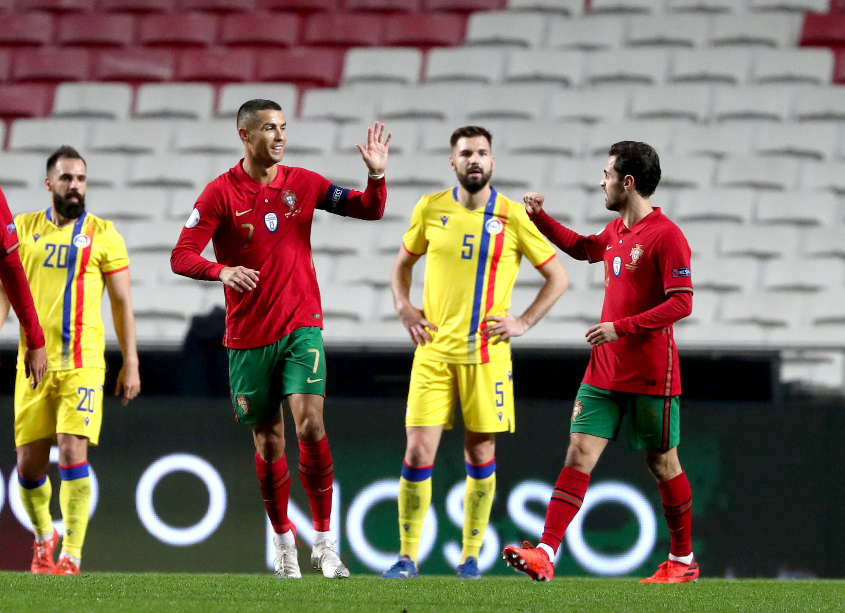 关于英格兰客场胜波兰，晋级欧洲杯预选赛的信息