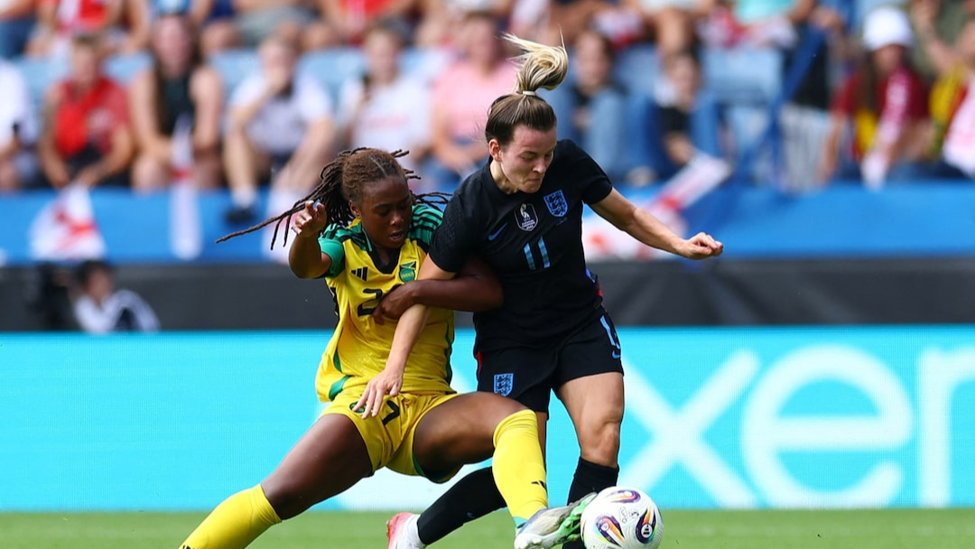 英格兰女足队在友谊赛中实现一方胜利