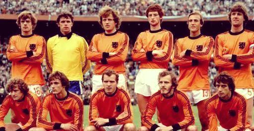 关于荷兰队遭遇挑战，努力争取晋级机会的信息