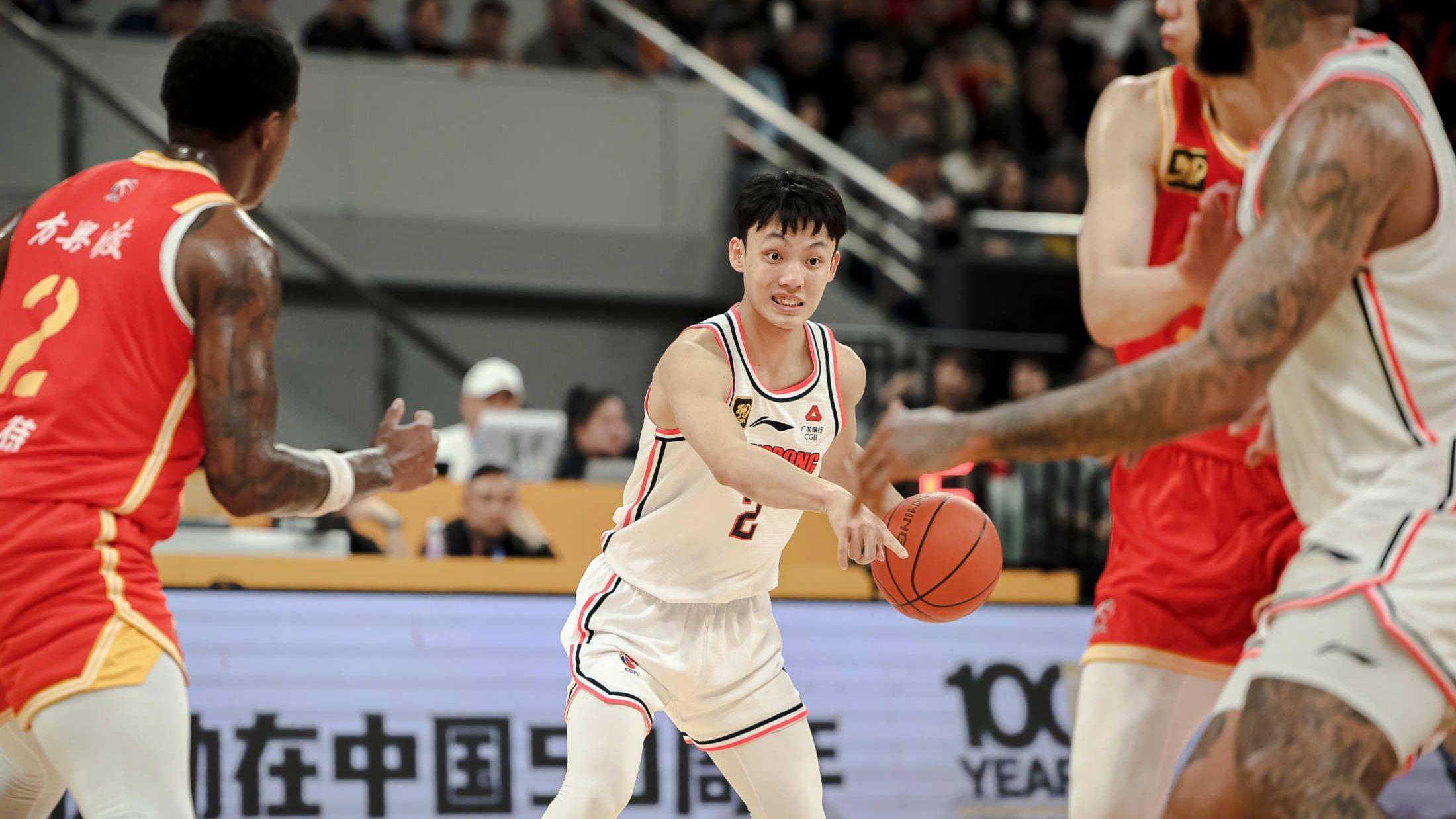 包含吉林队以精湛技艺战胜对手，接连击败的词条