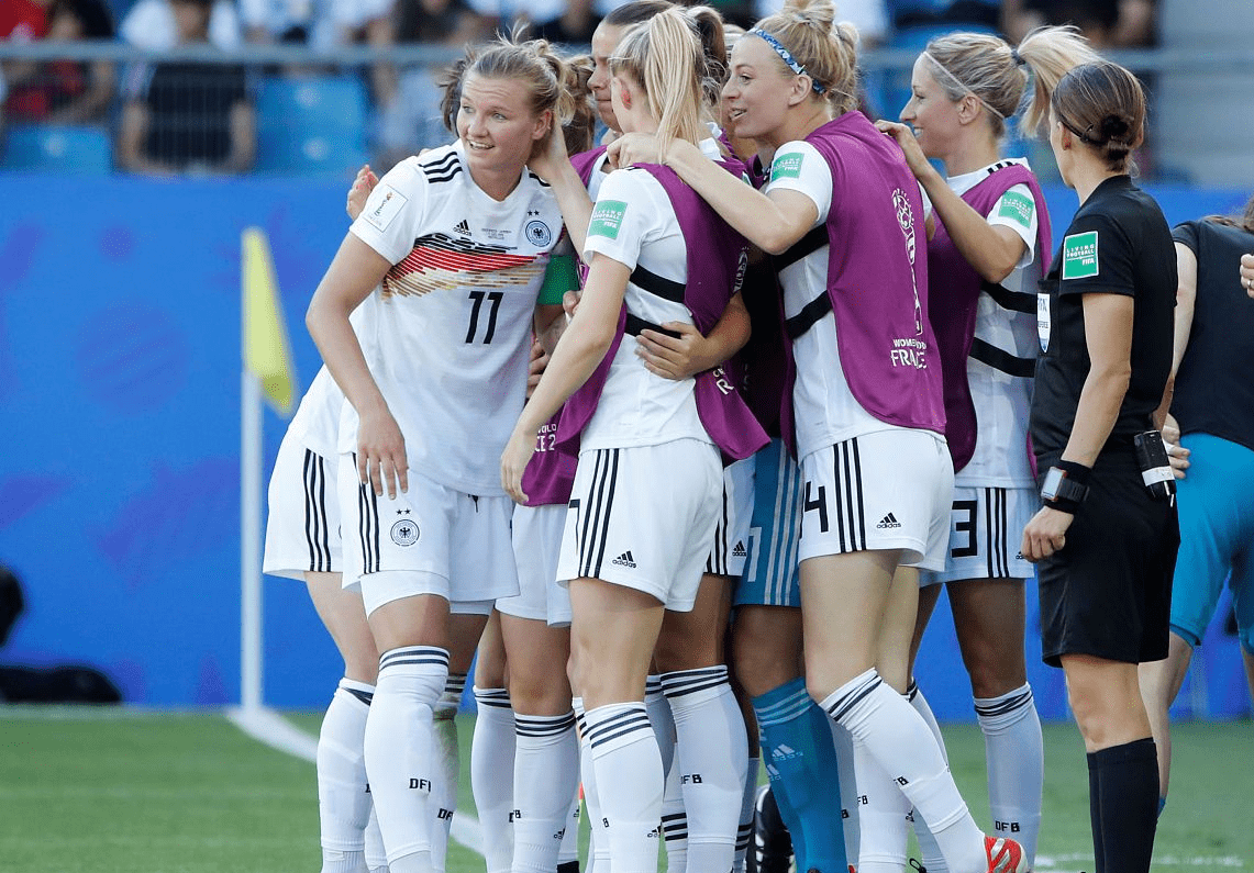 包含精彩胜负！国际女足赛事中发生惊人一战的词条