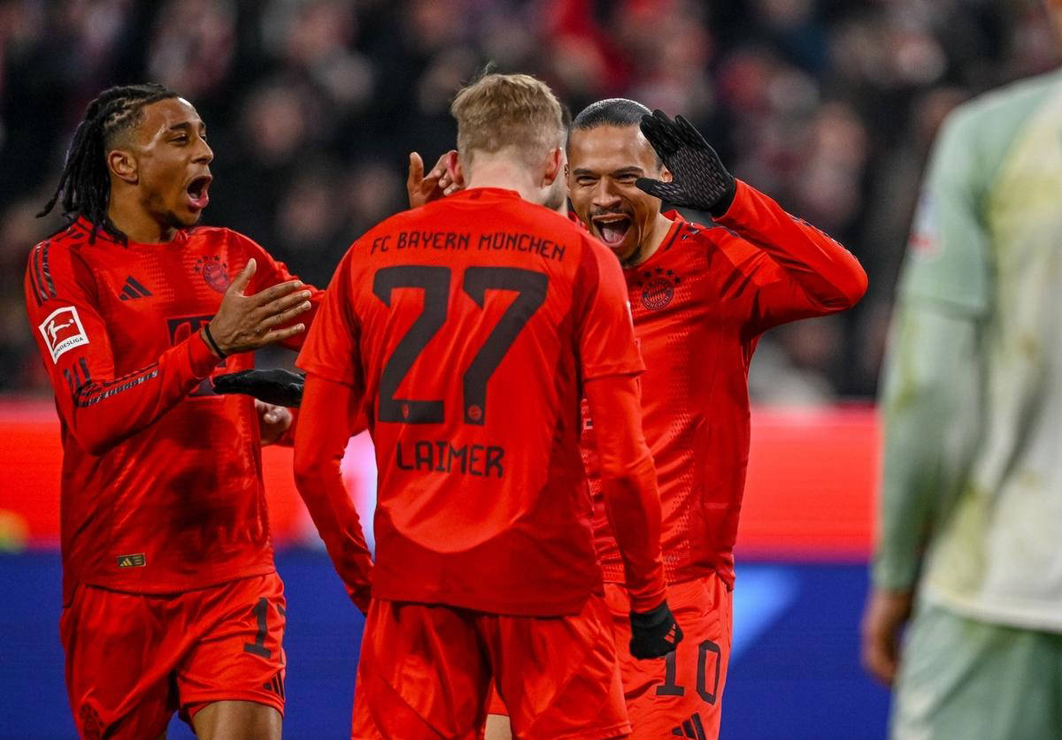 拜仁慕尼黑豪取七连胜，居榜首的简单介绍