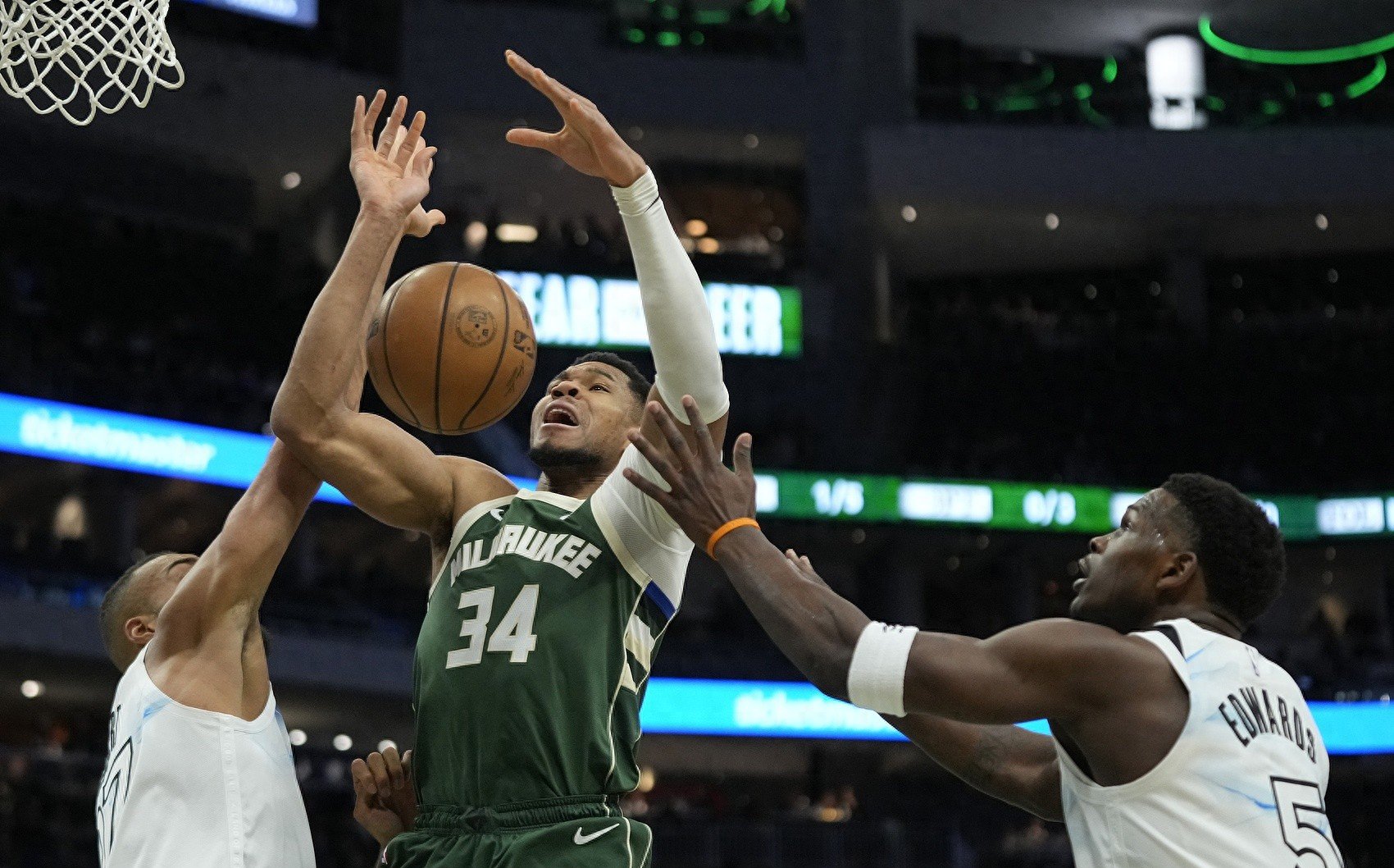 包含雄鹿负于黄蜂,布洛顿23分的词条 包含雄鹿负于黄蜂,布洛顿23分的词条