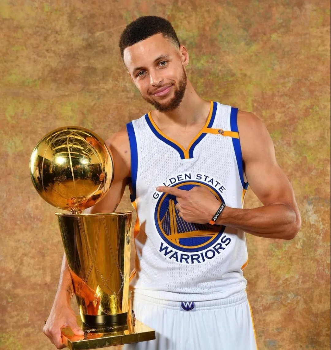 勇士豪取胜利,继续占据榜首的简单介绍 勇士豪取胜利,继续占据榜首的简单介绍