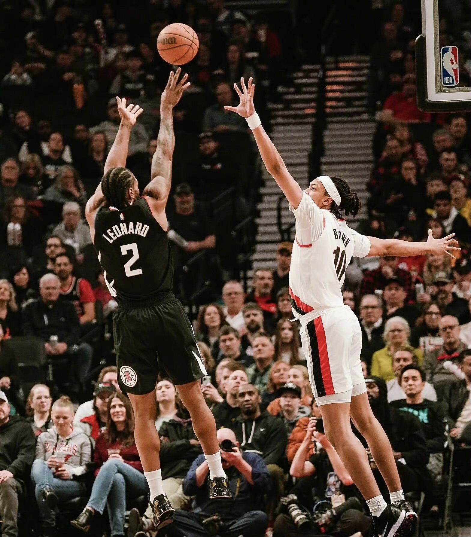 快船大胜太阳，莱昂纳德独得分成全场焦点的简单介绍