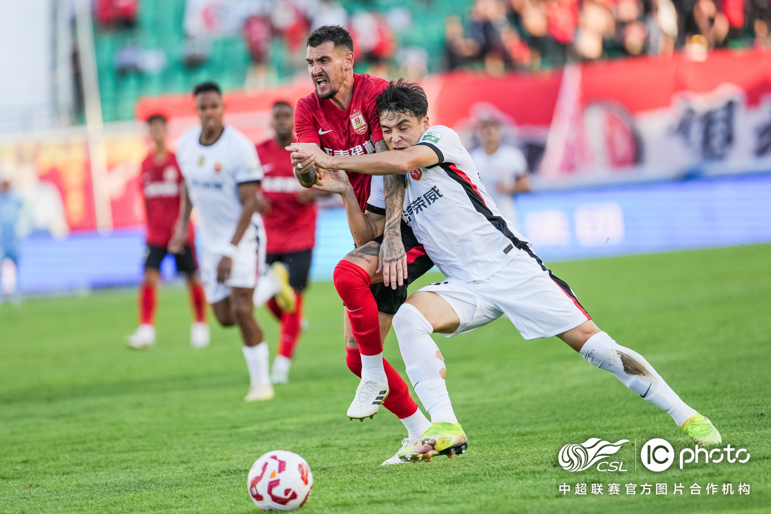 关于中超球队气势如虹，向更高目标迈进的信息